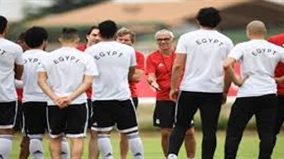 خناقة بين كوبر ولاعبي المنتخب 