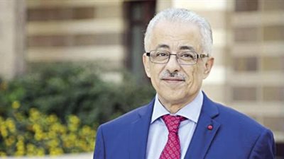 طارق شوقى ينعى وفاة طالب في التعليم المزدوج عقب سقوط الأسانسير به