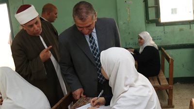 محافظ كفر الشيخ يتفقد سير امتحانات الثانوية الأزهرية