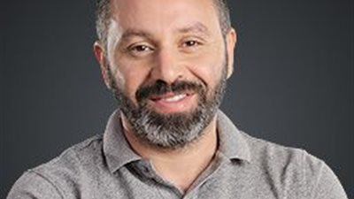 حازم إمام يكشف مفاوضات التجديد لـ 