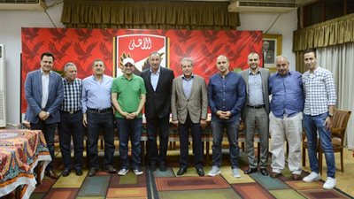 برزنتيشن تفوز بحقوق بث مباريات الاهلى بـ 400 مليون جنيه