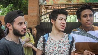 عاجل| طلاب الثانوية العامة يتوافدون على لجان الامتحان  