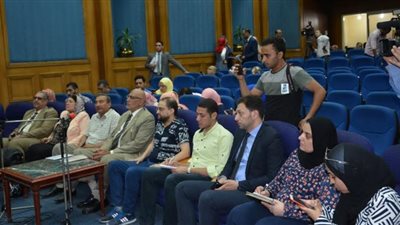 التعليم ترصد 9 حالات غش بالموبايل وساعات اليد فى اول يوم ثانوية عامة