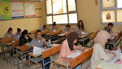 ضبط الطالب المسرب لامتحان الاقتصاد للثانوية العامة