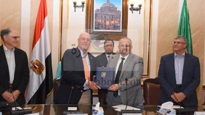 الخشت يوقع خطاب نوايا مع تحالف الجامعات الأمريكية لإنشاء مركز للتميز العلمي في مجال الزراعة بجامعة القاهرة 