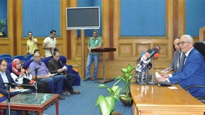 التعليم: طلاب الثانوية العامة يؤدون امتحان الجبر والهندسة الفراغية