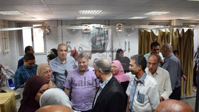 في أول أيام العيد.. القاضي يفاجئ المستشفى الجامعي بجولته