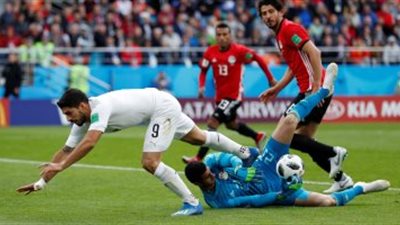 الشناوي أفضل لاعب في مباراة مصر وأوروجواي