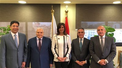 السفيرة نبيلة مكرم: 