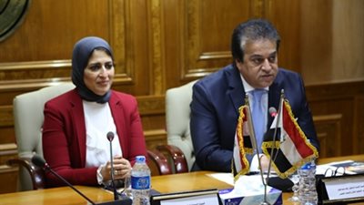 وزيرا التعليم العالى والصحة يعلنان عن صدور قرارات إصلاحية جريئة