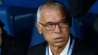 كوبر يفتح النار علي الجميع :