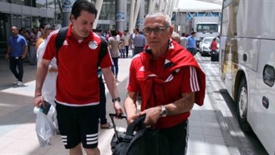 بعثة المنتخب الوطنى تصل مطار القاهرة قادمة من روسيا.. الجماهير تغيب عن الاستقبال وتواجد أمني مكثف