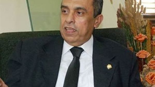   الدكتور عزالدين