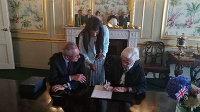 بالصور.. توقيع اتفاقية تعاون بين الجامعة الأوروبية وكلية لندن للاقتصاد