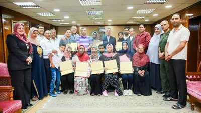 محافظ كفرالشيخ يكرم أوائل الجمهورية في الدبلومات الفنية