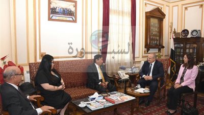 رئيس جامعة القاهرة يلتقي سفير اليابان بالقاهرة والوفد المرافق لبحث أوجه التعاون مع الجامعات اليابانية 
