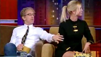 بالفيديو|  تحرش جنسي بإيفانكا أبنه الرئيس ترامب.. والأمن يتدخل لحمايتها