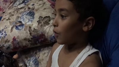 فيديو ..طفل مصرى يعشق محمد صلاح ينتقم من سيرجيو راموس على طريقته ..شاهد ماذا فعل