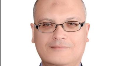 عميد تجارة عين شمس يعلن اسماء الأوائل في كل الشعب 