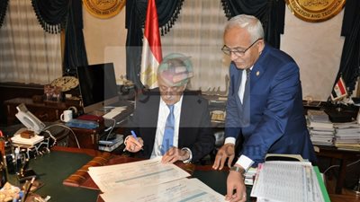 صور.. شوقي يعتمد نتيجة شهادة الثانوية العامة للعام الدراسي 2017 / 2018.. وقائمة الاوئل 50 طالبا