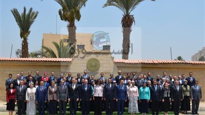 وزيرة الهجرة تلتقي  ضباط القوات المسلحة المرشحين للعمل بسفاراتنا بالخارج