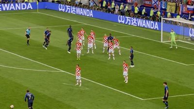 كرواتيا تسجل الهدف الاول لفرنسا.. فيديو