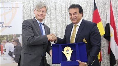 بالصور.. وزير التعليم العالى يشهد فعاليات اليوم الختامى ليوم العلوم الألماني بهيئة التبادل العلمى الألمانية DAAD‏