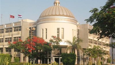 وقف قرار جامعة الفيوم بتشكيل لجنة لاختياررئيس من خارجها واحمد زكى بدر ليس من رموز الجامعة 