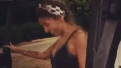 دينا الشربينى ترقص على أنغام 