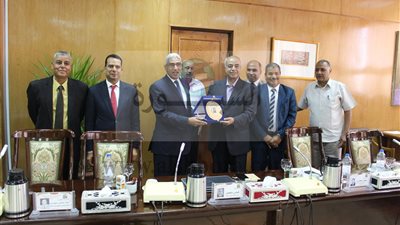 مجلس جامعة جنوب الوادي يكرم نائب رئيس الجامعة لشئون فرع الاقصر