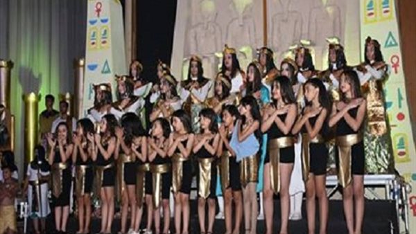 جانب من العروض المسرحية