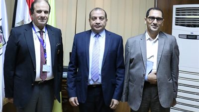 رئيس جامعة بنى سويف يستقبل مندوبي الأكاديمية العربية الافريقية بدولة ليبيا