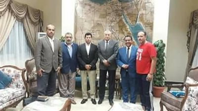 عبدالغفار يستعرض تقريرًا حول الأنشطة التنفيذية لمعهد إعداد القادة بحلوان