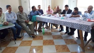 نقابة المعلمين ومجلس أمناء اهناسيا يجتمعا لمناقشة قضايا التعليم
