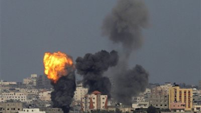 طيران الاحتلال الإسرائيلي يشن سلسلة غارات على قطاع غزة