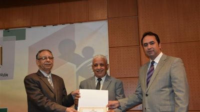 بالاسماء.. التعليم تكرم المعلمين المشاركين فى القوافل التعليمية