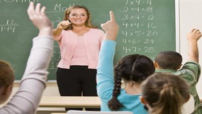 هؤلاء المعلمون محظوظون| إقرار زيادة جديدة في مرتبات المعلمين.. ومكافأة شهرية 25% من الأساسي خارج وقت العمل.. تحتسب الزيادة بالحصة الواحدة من العام المقبل فى السعودية