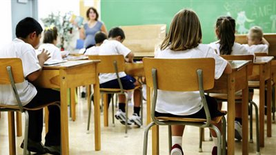 عاجل.. حظر الهاتف المحمول والتابلت نهائيا فى المدارس بداية من العام المقبل