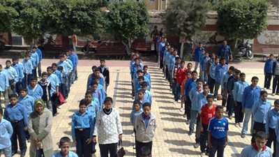 عايز تعرف الطالب المصري بيكره المدرسة ليه ؟.. تعالي وانا أقولك 