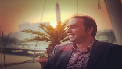 محمد عمر يرد على المشككيين فى تحسين احوال المعلمين المالية والاجتماعية برسالة نارية