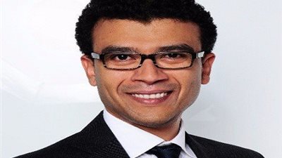 السفارة الالمانية تهنئ شابا مصريا بفوزه بمنصب عميد كلية الاعلام بمدينة ميونيخ وتغلبه على 17 استاذا المانيا