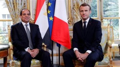 السيسى يبحث الرئيس الفرنسى لمناقشة الملفين الليبى والسورى