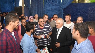 عاجل.. الخشت: ملف صحي لكل طالب مستجد