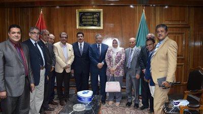 رئيس جامعة بنها يزور الدكتور علاء عبدالحليم للتهنئة بتوليه محافظاً للقليوبية 