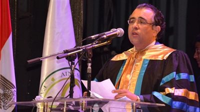  حفل تخرج الدفعة الثامنة عشر لكلية طب الأسنان جامعة عين شمس