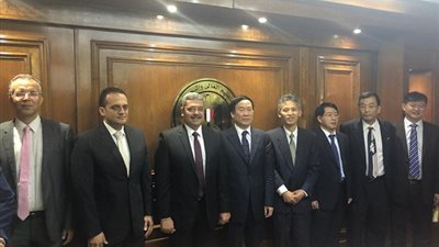 وزير التعليم العالى يستعرض تقريراً حول الاجتماع الثامن للجنة العليا المصرية الصينية  