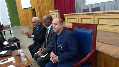 التعليم: عقد ورشة عمل مهنية مع موجهي عموم الدراسات الاجتماعية