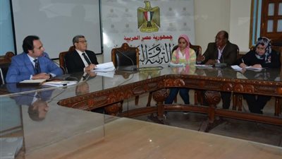 عاجل.. محمد عمر يصدر قرارات سارة للمعلمين خلال لقائه الاسبوعى