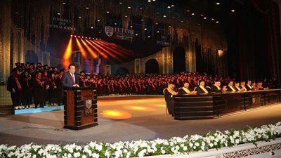 وزير التعليم العالي  يشهد حفل تخرج طلاب جامعة المستقبل