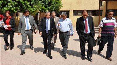 مجاهد يتابع امتحانات تنمية المهارات وقياس مستوى طلاب الصف الأول الثانوي بالتعليم الفنى 